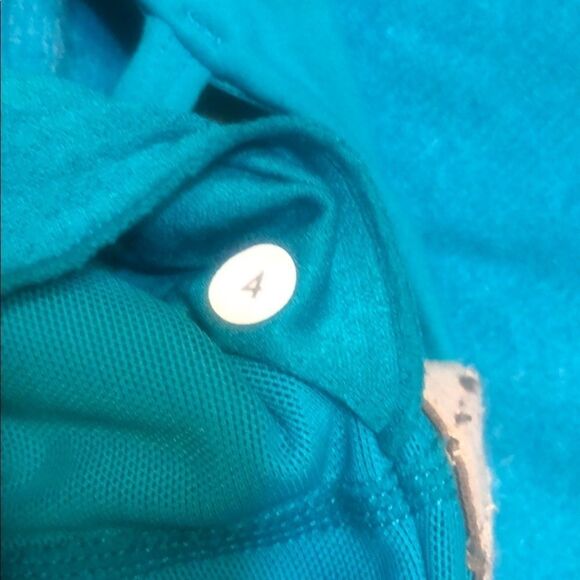 Lululemon tank top 4 (2718) - Picture 6 of 6